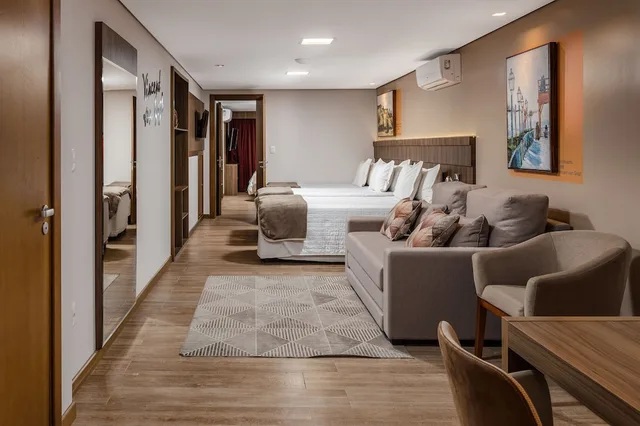 جناح سيغنتشر بسرير كينج وسرير فردي وسرير كوين، Hotel Fioreze Centro 4/7