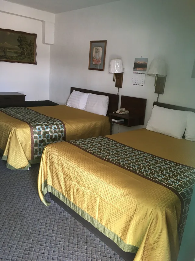 غرفة سوبيريور بسريرين كوين، Kansan Motel 1/6