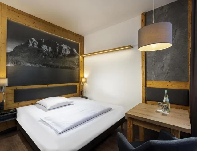 غرفة ديلوكس بسرير مزدوج، Mercure Hotel Garmisch Partenkirchen 2/4