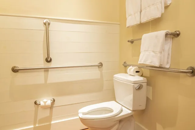 غرفة كومفورت بفراش فوتون وسرير كوين، Hotel Broad Ripple 2/3