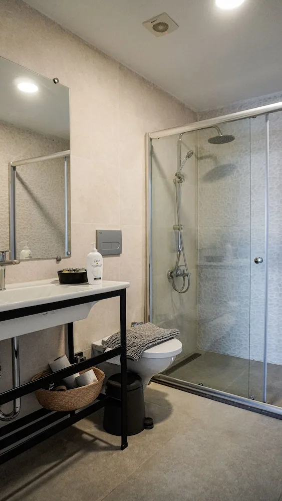 1 Bedroom, Comfort, Apartment, Queen Bed, Sofa, Terrace, Garden Area، True Blue Boutique Hotel Kalkan 3/3