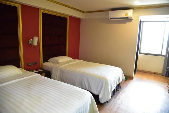 غرفة قياسية بسريرين منفصلين، Grand Pink Hotel Hat Yai 2/5