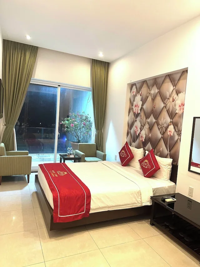 غرفة شهر العسل بسرير مزدوج بشرفة، Ngoc Linh Luxury Hotel 2/10
