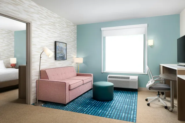 1 Bedroom, Suite, Queen Bed, Home2 Suites by Hilton Boston Franklin 1/2
