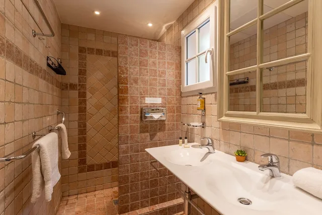غرفة كومفورت بسرير كينج بشرفة بإطلالة، La Bastide du Calalou Hotel Spa, BW Premier Collection 8/10