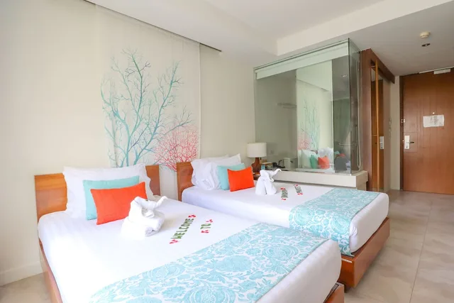 غرفة ديلوكس بشرفة، Bandara Beach Resort, Phuket 5/17