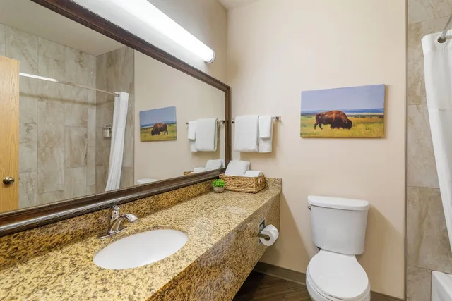جناح بسريرين كوين مع أريكة، Expressway Suites Bismarck 10/10