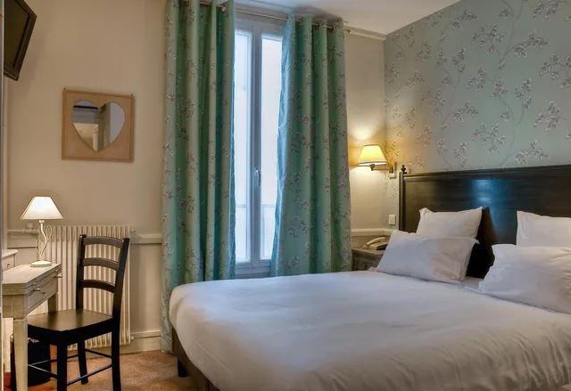 غرفة بسرير مزدوج، HOTEL DE LA MOTTE PICQUET 1/10
