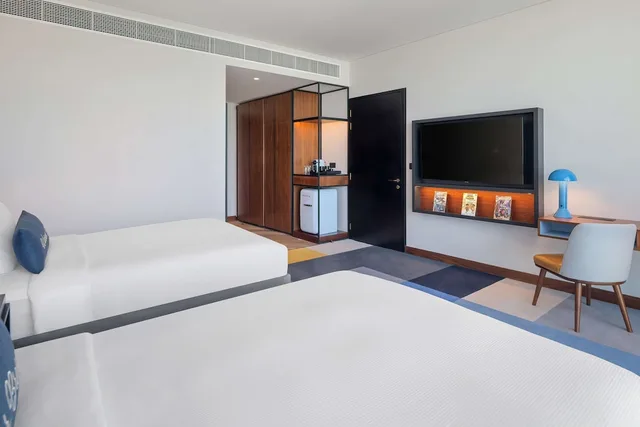 Artist, 2 Double Beds, Pool View، The WB Abu Dhabi, Curio Collection by Hilton 1/5