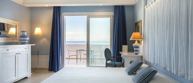 غرفة ديلوكس ثلاثية بإطلالة على البحر، Lu Hotel Riviera 1/1