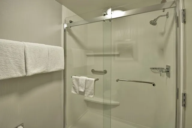 جناح بسرير كينج بغرفة نوم واحدة لذوي الإعاقة، Courtyard by Marriott Dalton 3/3