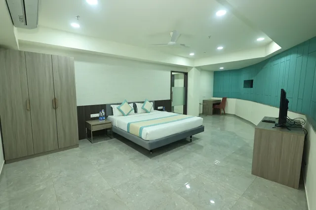 جناح رئاسي بسرير كينج مع أريكة، SN Blu Hotel 4/7