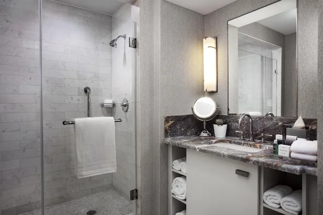 1 Bedroom, Suite, King Bed, Intracoastal View، Conrad Fort Lauderdale Beach 5/7