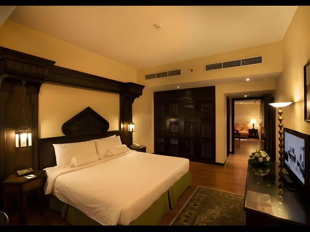 جناح عائلي بغرفة نوم واحدة، Arabian Courtyard Hotel & Spa 2/2