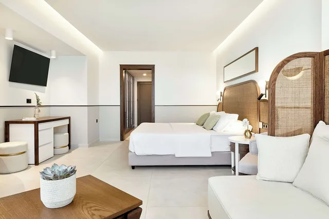 Bungalow, Queen Bed, Water Front, Shared Pool، Iberostar Selection Creta Marine 2/3
