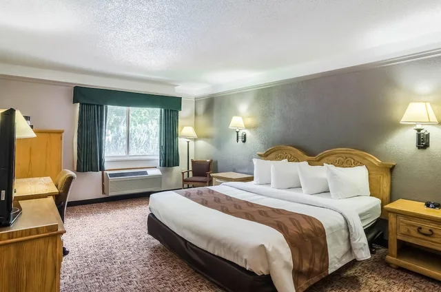 غرفة بسرير كينج لذوي الإعاقة، Quality Inn Buffalo WY 1/4