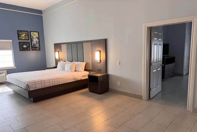 1 Bedroom, Suite, 2 King Beds, La Quinta Inn and Suites by Wyndham Alamo - McAllen East 5/10