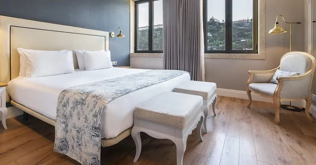 2 Bedrooms, Family, Double and Twin Beds, River View, Eurostars Porto Douro 1/3