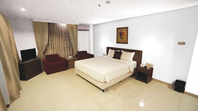 جناح جونيور بسرير كوين، 1O1 URBAN Jakarta Thamrin 6/10