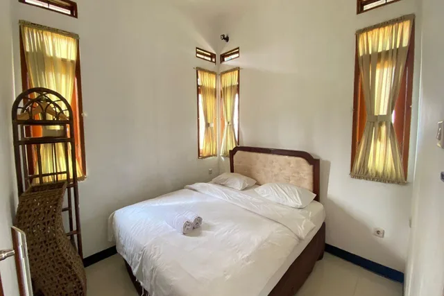 كوخ للمدخنين، Nirwana Hotel Lembang by ZUZU 2/4