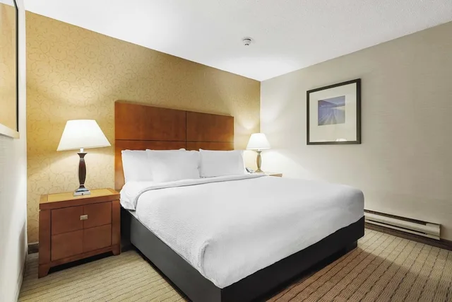 جناح جونيور بسرير كينج، Sandman Hotel & Suites London Downtown 2/3