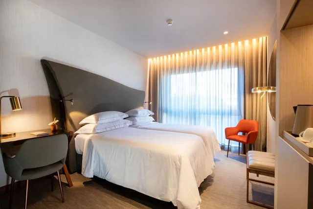 غرفة متصلة عائلية بسرير كينج وسريرين منفصلين، Bessahotel Baixa 2/4