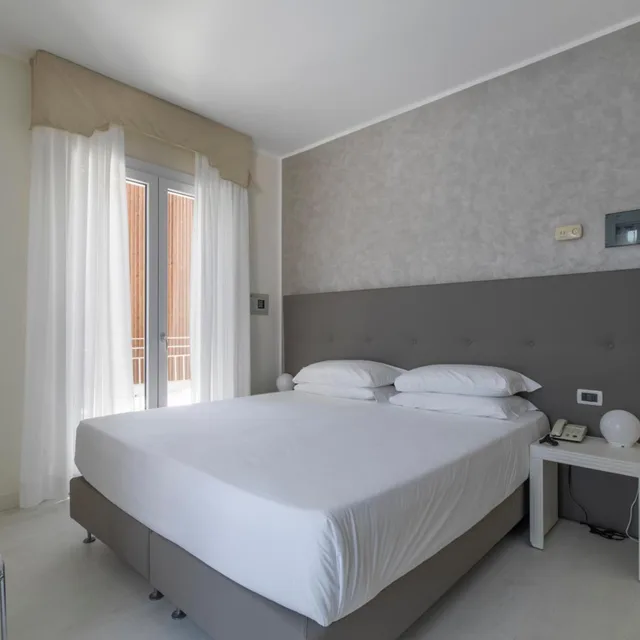 غرفة متصلة، Hotel Gallia 4/10