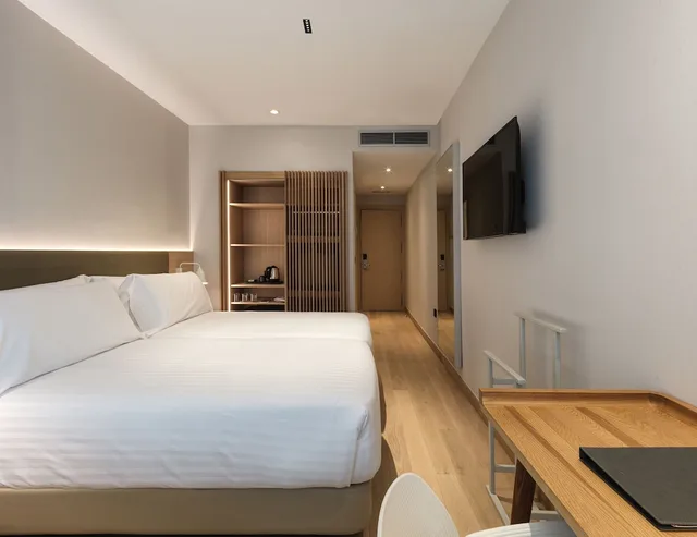 غرفة بسريرين منفصلين مع سرير إضافي، Hotel Zenit Coruna 2/7