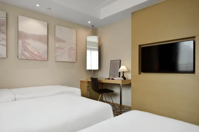Deluxe, 3 Beds, with Extra Bed, Eco Tree Hotel 2/2