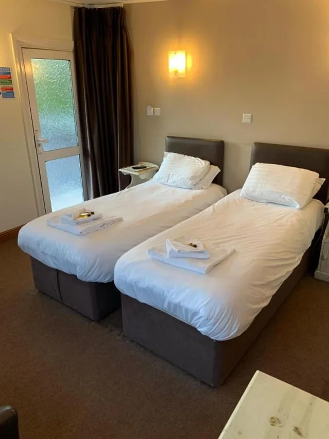 Lodge, Twin Beds, Annex، The Old Mill Hotel &amp; Lodge 2/4