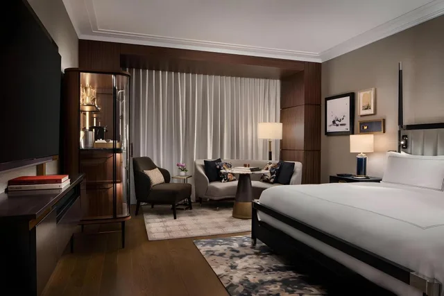 Grand, 5 Rooms, King Bed, Bathtub, Accessible، Raffles Boston 3/5
