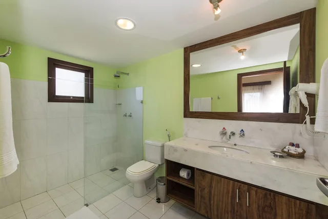 غرفة فاخرة عائلية بسريرين منفصلين بإطلالة على الحديقة مع أريكة، Pipa Lagoa Hotel 7/8