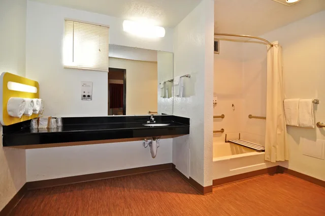Standard, 2 Queen Beds, Smoking, Motel6 Willows, CA 9/9