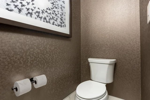 جناح استوديو بسرير كينج بشرفة مع أريكة بحوض استحمام، Embassy Suites by Hilton Pigeon Forge Resort 7/7
