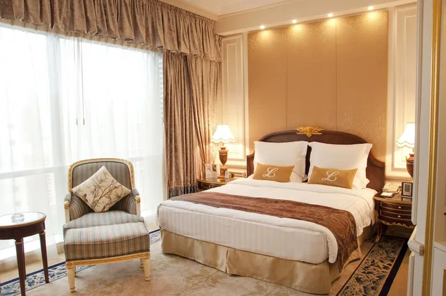 Superior, New Orient Landmark Hotel Macau 1/2
