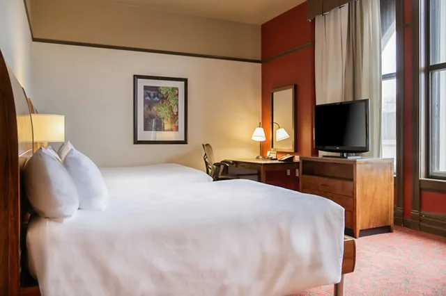 غرفة بسريرين كوين لذوي الإعاقة، Hilton Garden Inn Milwaukee Downtown 1/4