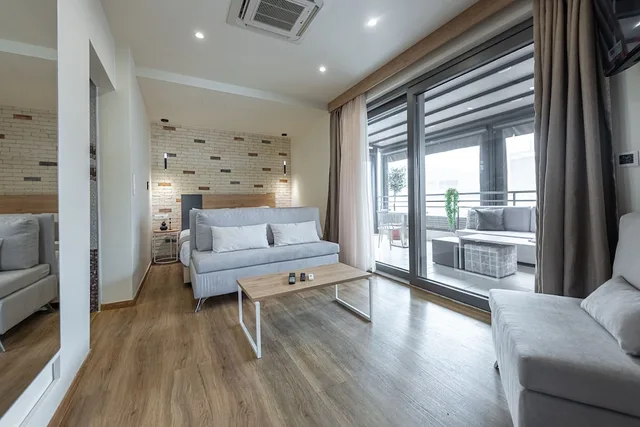 Senior, Queen Bed, City View, Sauna، Hotel @ Syngrou Fix 1/1