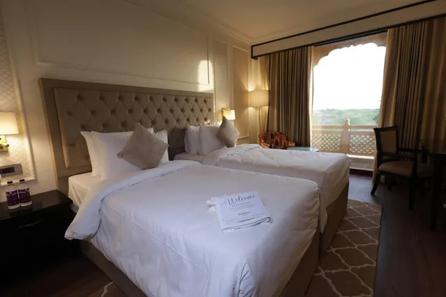 غرفة فاخرة بسريرين منفصلين، Ramada by Wyndham Jaisalmer Barmer Road 1/8