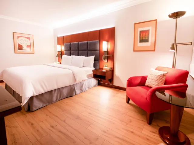 Swiss, King Bed، Swissotel Quito 2/5