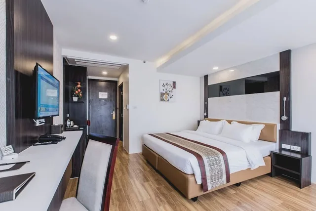 Studio, Double Bed, Golden Jomtien Beach Hotel 2/7