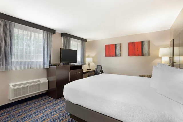 غرفة بسرير كينج، Best Western Plus Fairfield Hotel 2/5