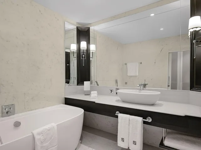 Fairmont, 2 Double Beds، Fairmont Windsor Park 8/10