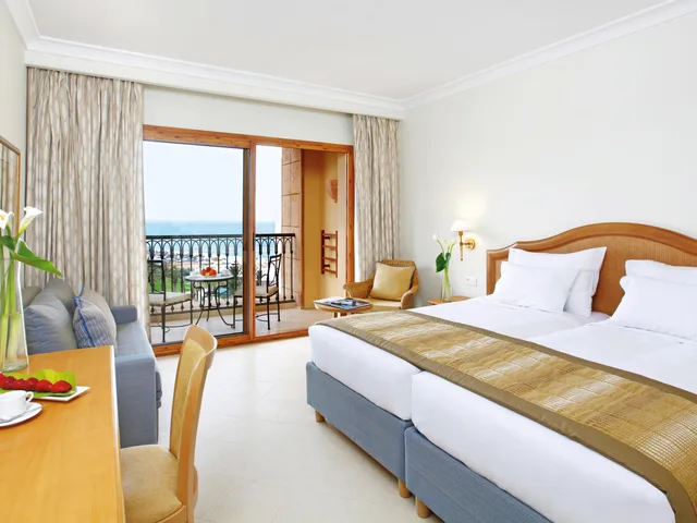 غرفة كلاسيكية بسرير مزدوج بإطلالة على المدينة، Movenpick Resort and Marine Spa Sousse 3/9