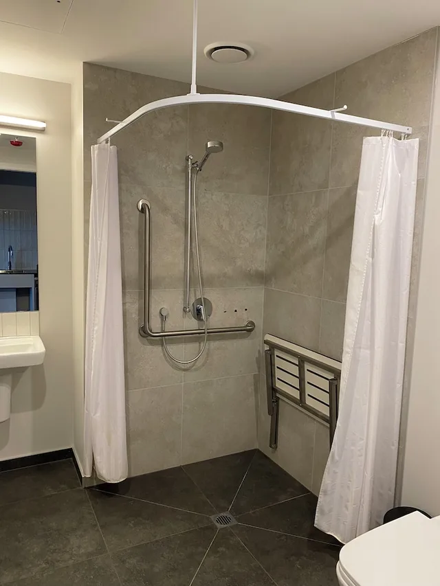 غرفة بسرير كينج لذوي الإعاقة، Wyndham Garden Christchurch Kilmore Street 4/4