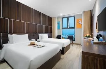 غرفة متصلة عائلية بسرير فردي بإطلالة على المدينة، Emerald Bay Hotel & Spa Nha Trang 1/2