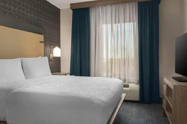 جناح بسرير كينج، Homewood Suites by Hilton Ajax, Ontario, Canada 2/10