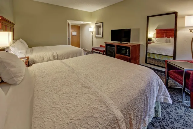 غرفة بسريرين كوين مع أريكة لذوي الإعاقة، Hampton Inn By Hilton Charlotte Matthews 1/4
