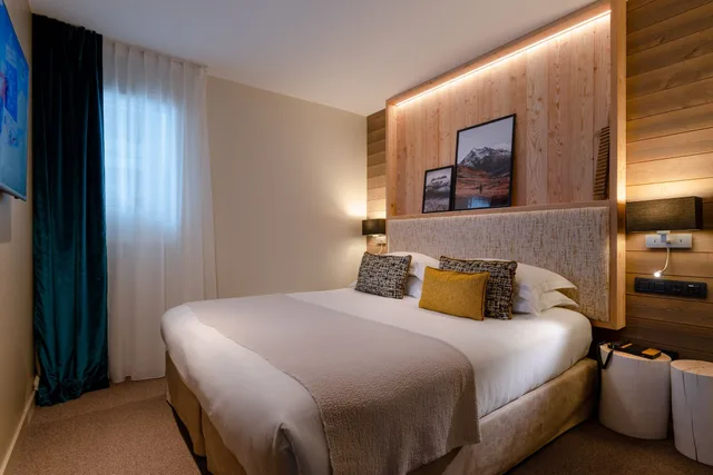 جناح عائلي بسرير كينج وسرير بطابقين بشرفة بغرفتي نوم مع أريكة، ILY La Rosiere & Spa Nuxe 1/3