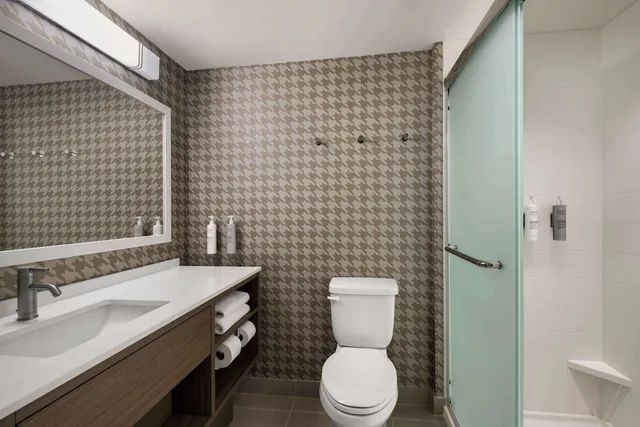 جناح أساسي بسرير كينج بغرفة نوم واحدة لذوي الإعاقة، Home2 Suites by Hilton Austin East Side 5th Street 3/5
