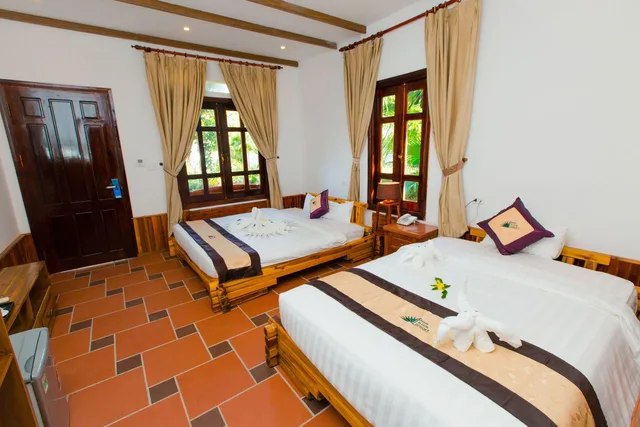 بنغل ثلاثي، Palm Hill Resort 2/2